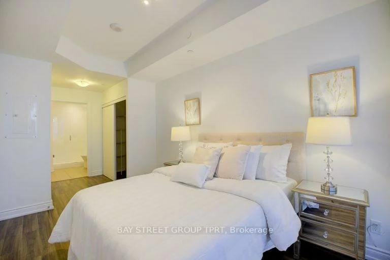 9608, Yonge, North Richvale, Richmond Hill