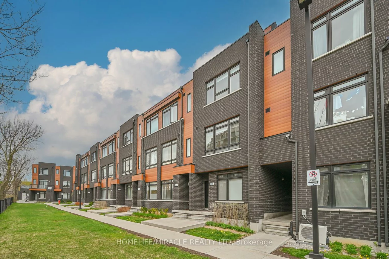 370, Red Maple, Langstaff, Richmond Hill