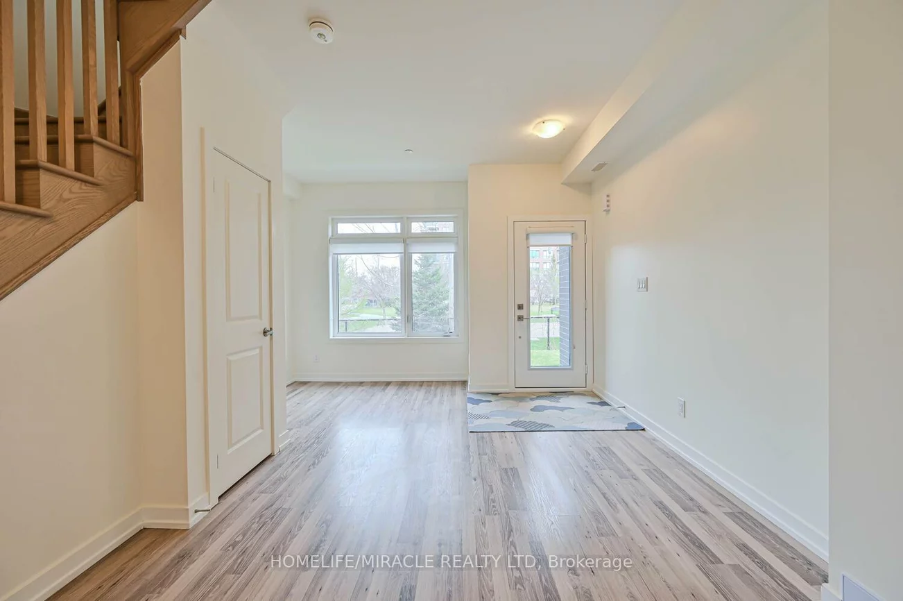 370, Red Maple, Langstaff, Richmond Hill