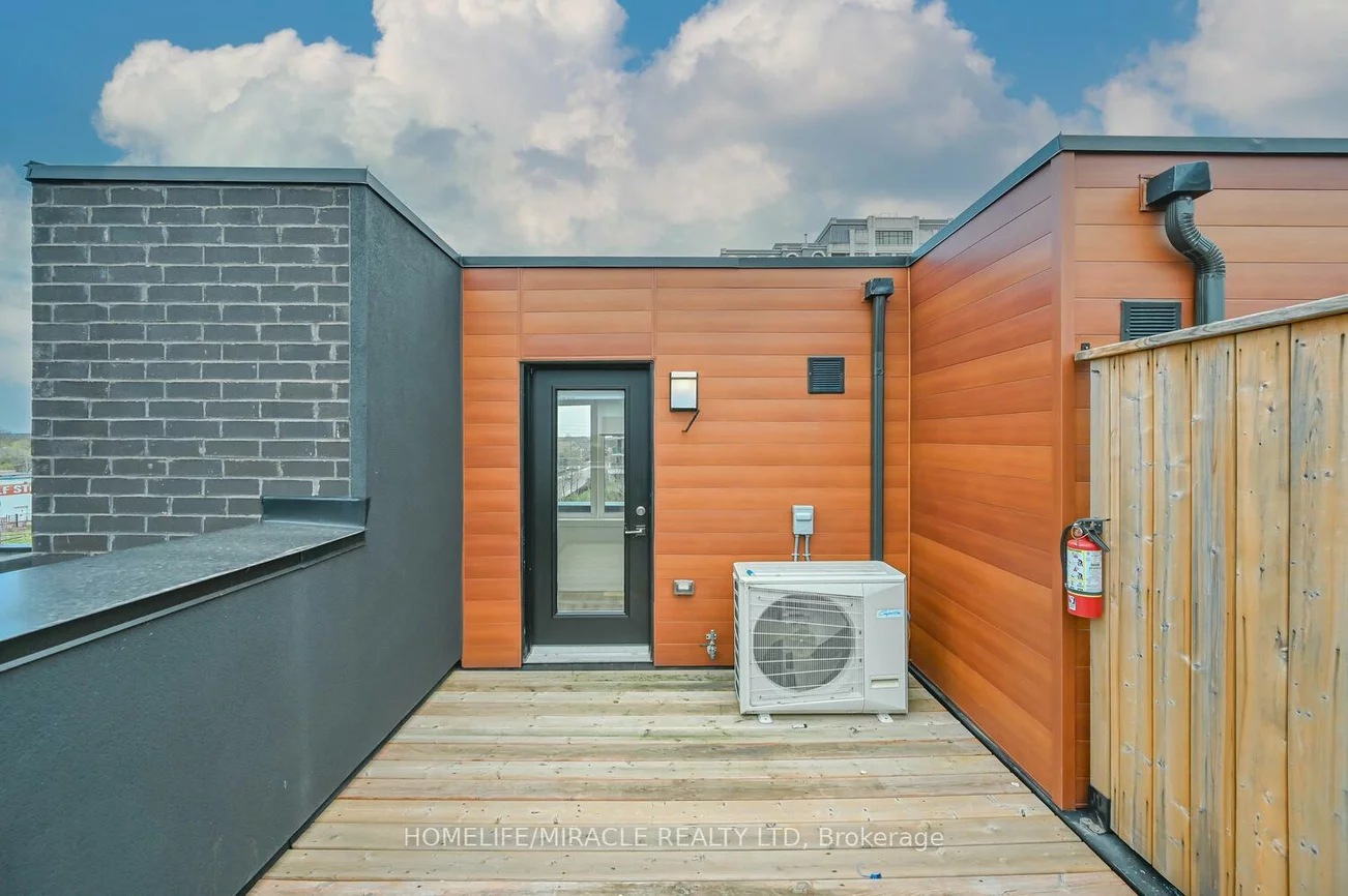 370, Red Maple, Langstaff, Richmond Hill