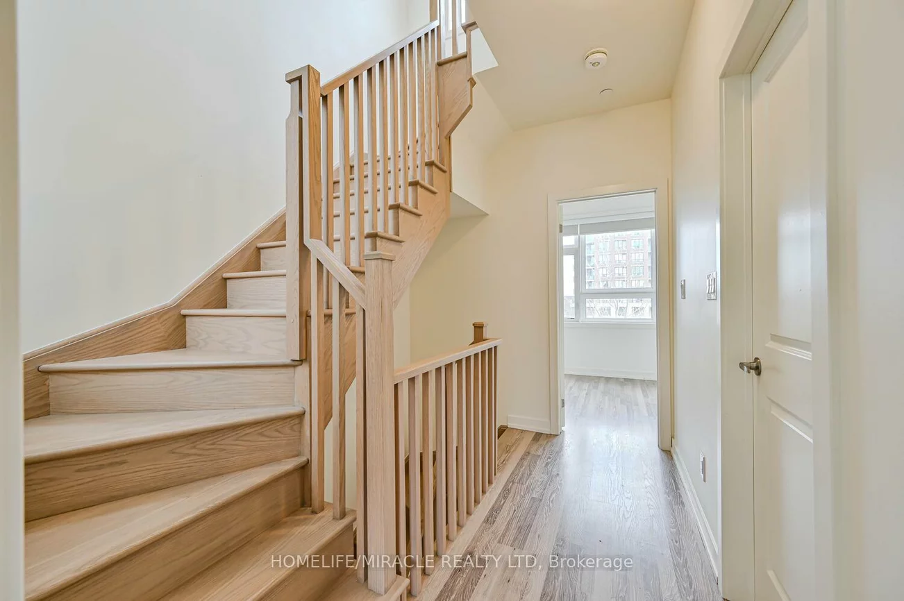 370, Red Maple, Langstaff, Richmond Hill