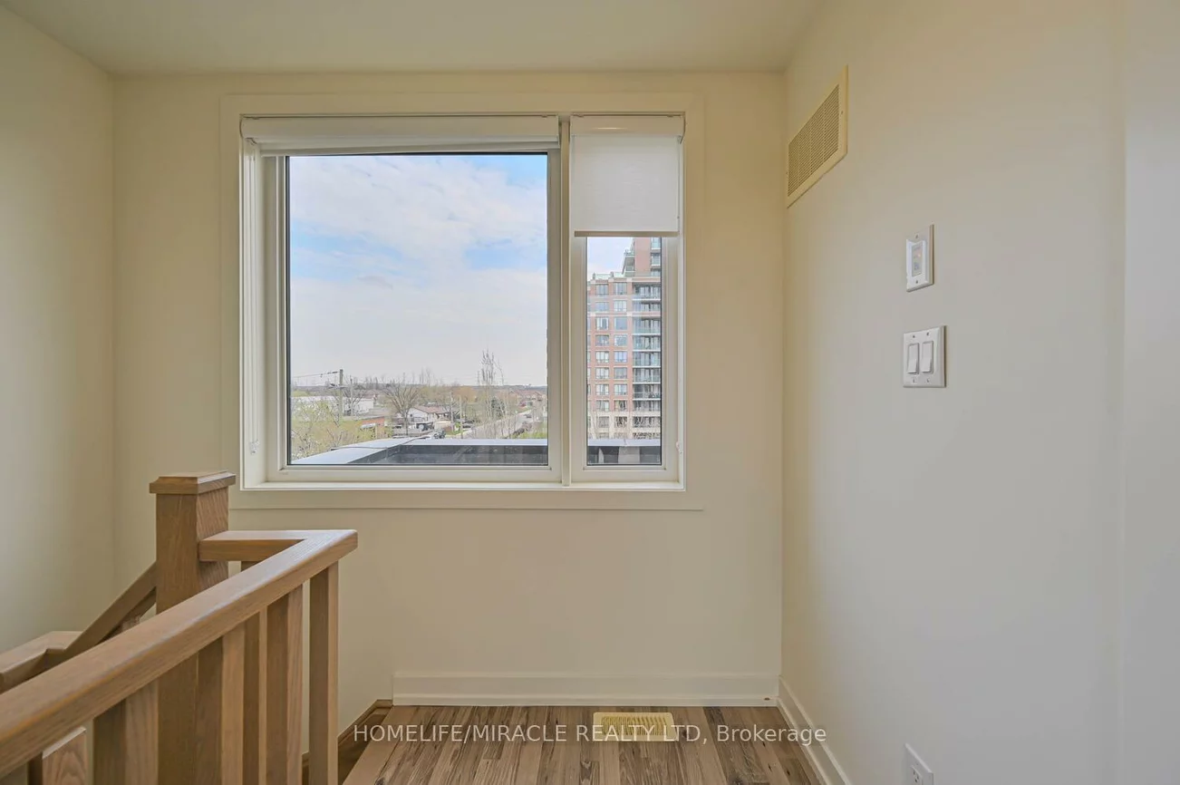 370, Red Maple, Langstaff, Richmond Hill