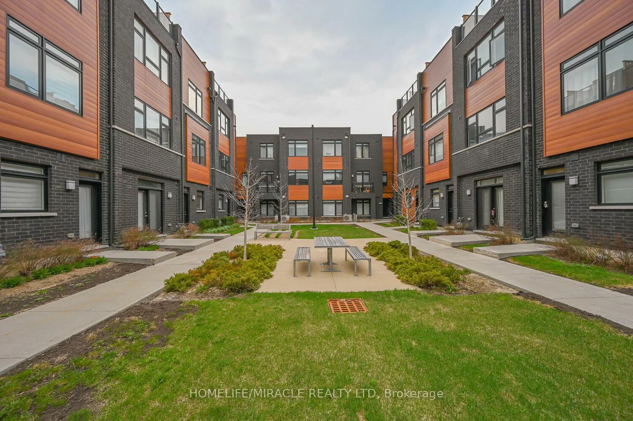 370, Red Maple, Langstaff, Richmond Hill