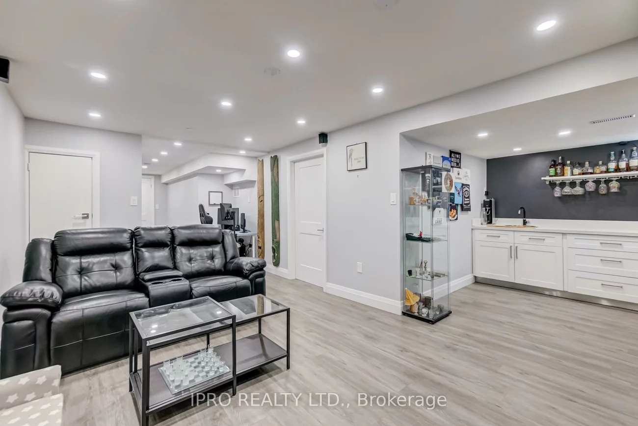 260, Avenue, North Richvale, Richmond Hill