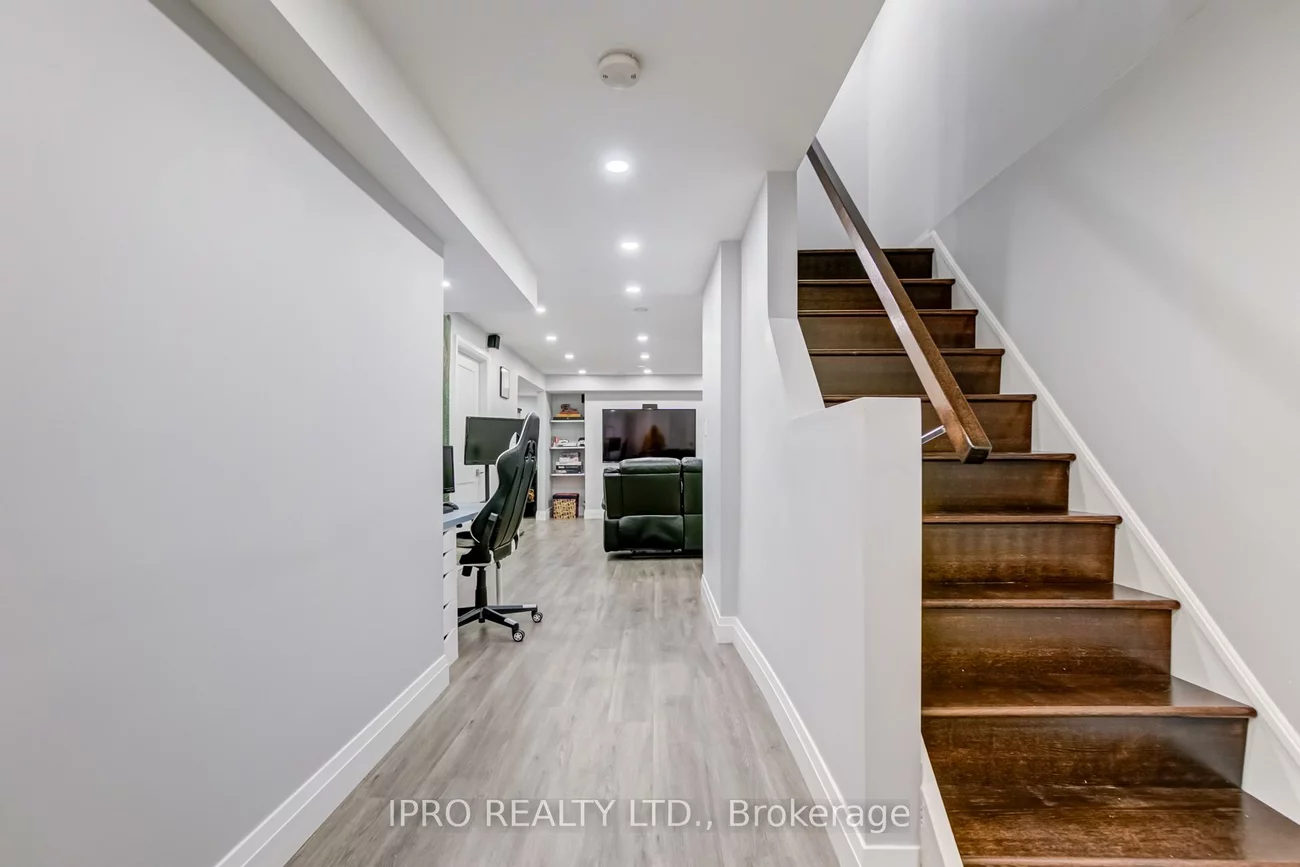 260, Avenue, North Richvale, Richmond Hill