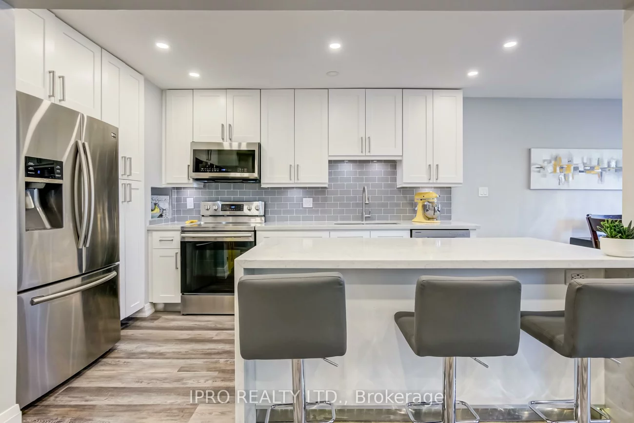 260, Avenue, North Richvale, Richmond Hill