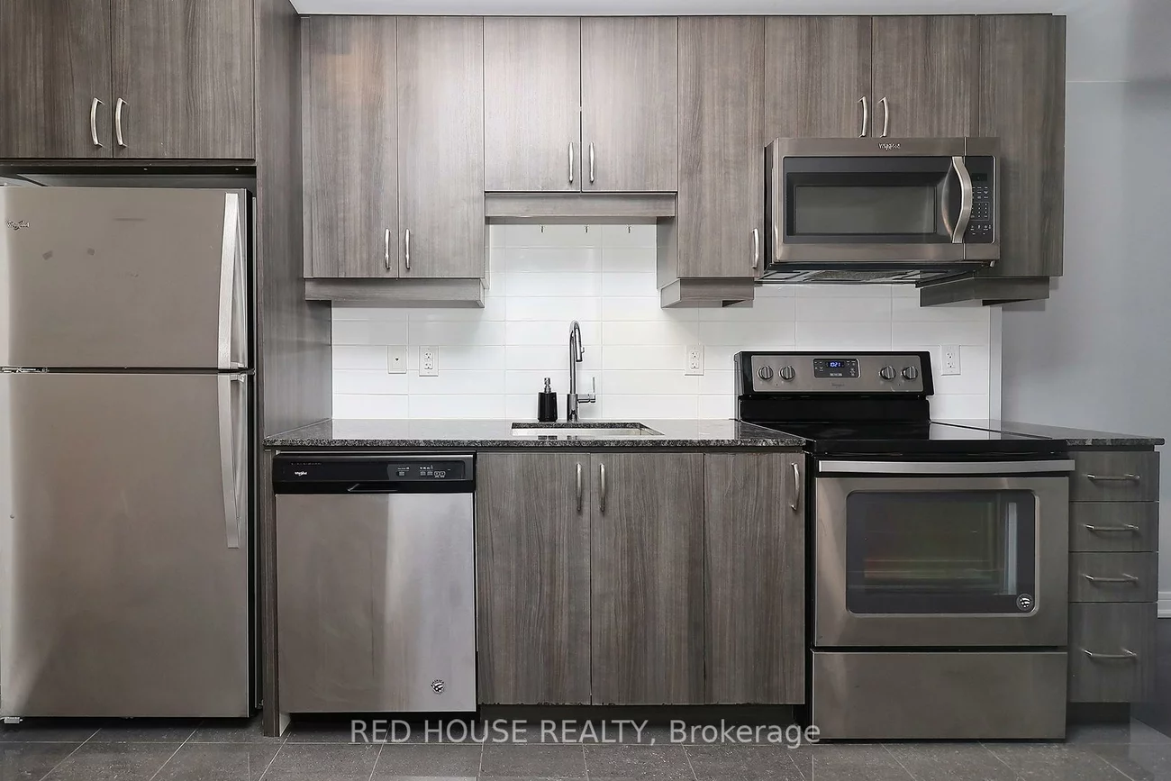 9201, Yonge, Langstaff, Richmond Hill