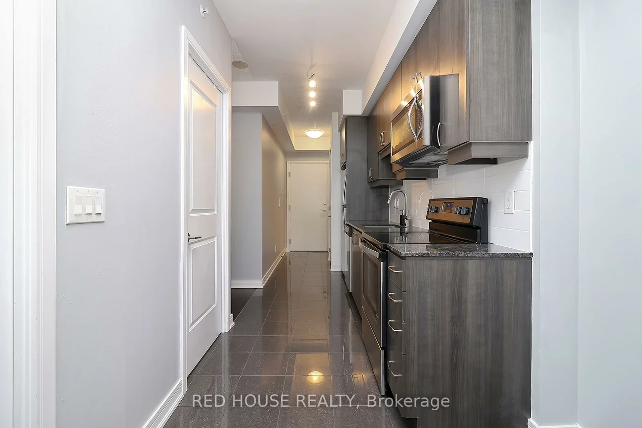 9201, Yonge, Langstaff, Richmond Hill