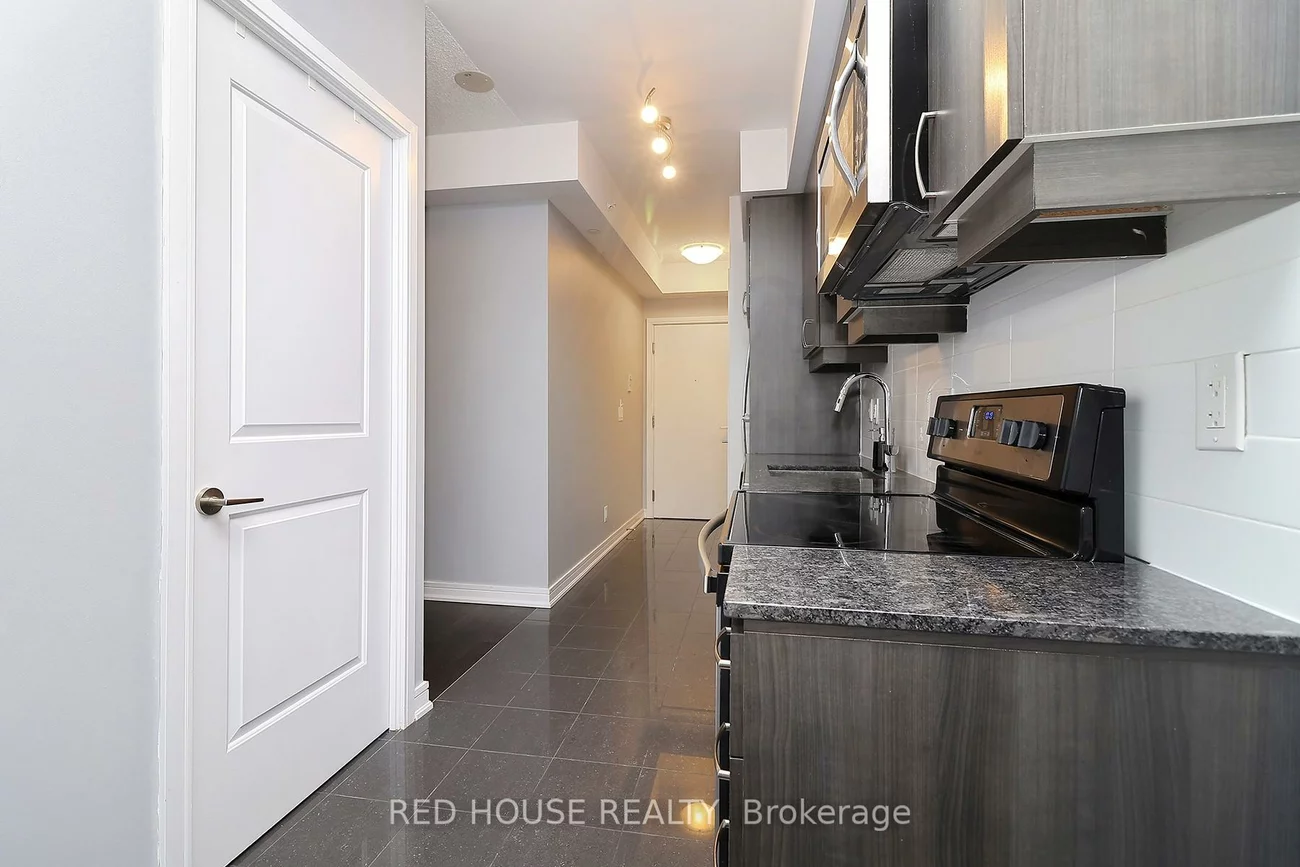 9201, Yonge, Langstaff, Richmond Hill