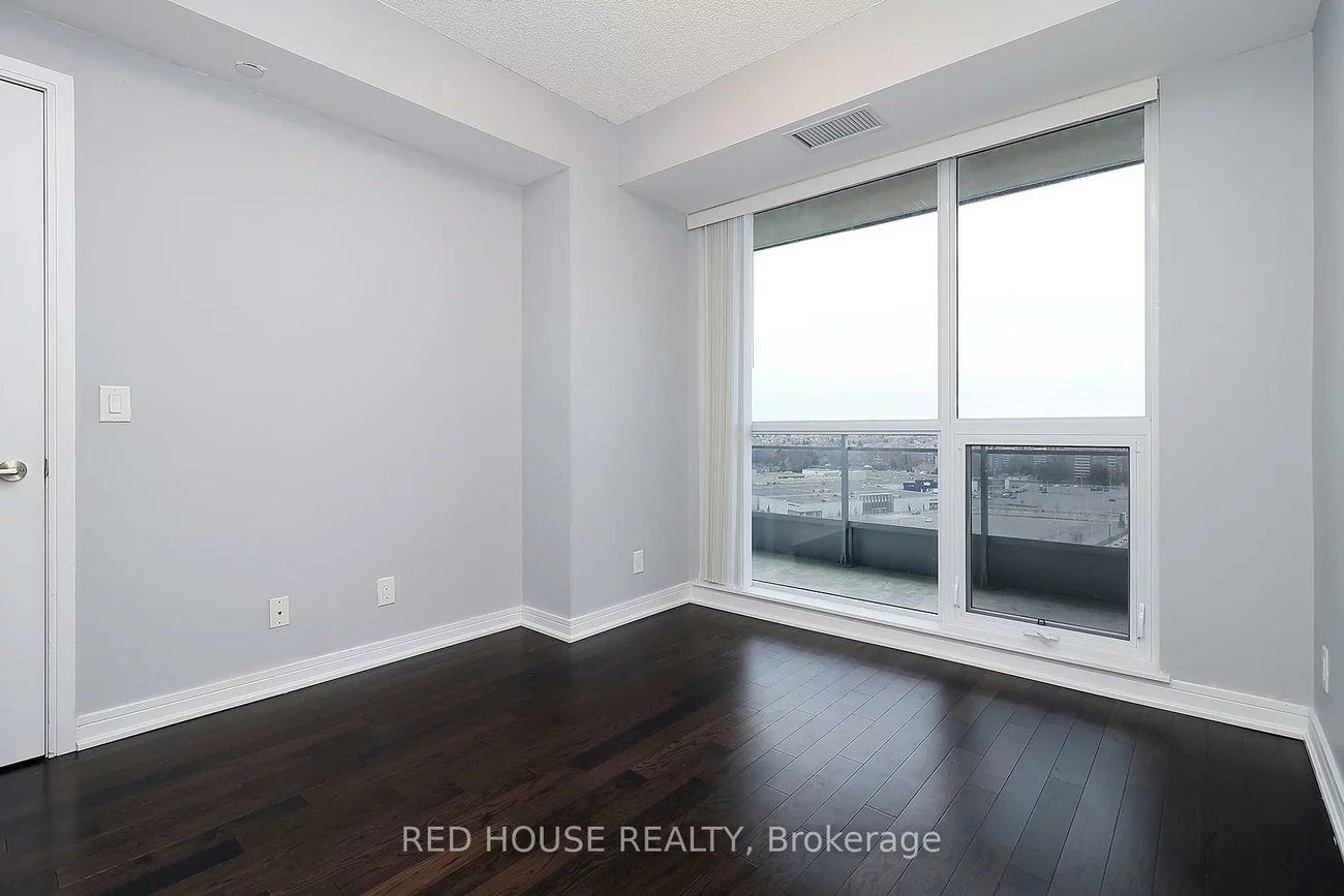 9201, Yonge, Langstaff, Richmond Hill