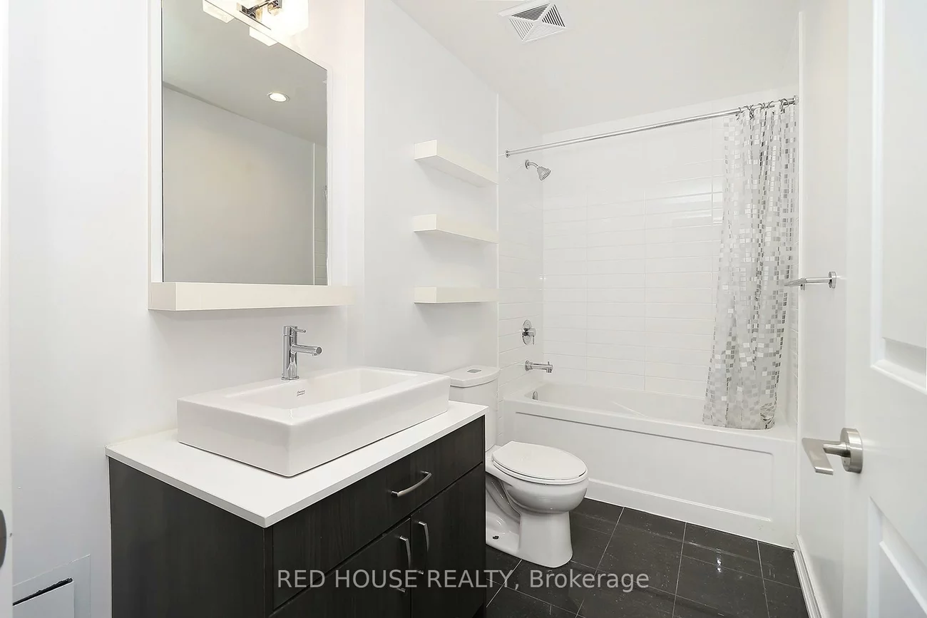 9201, Yonge, Langstaff, Richmond Hill
