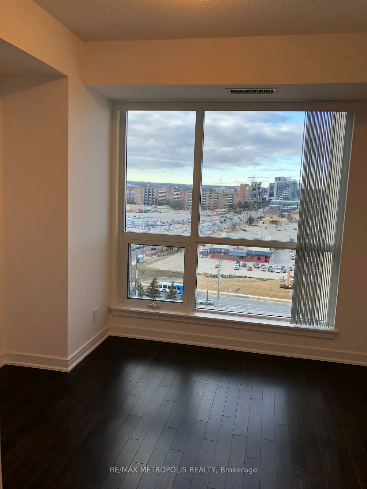 9025, Yonge, Langstaff, Richmond Hill