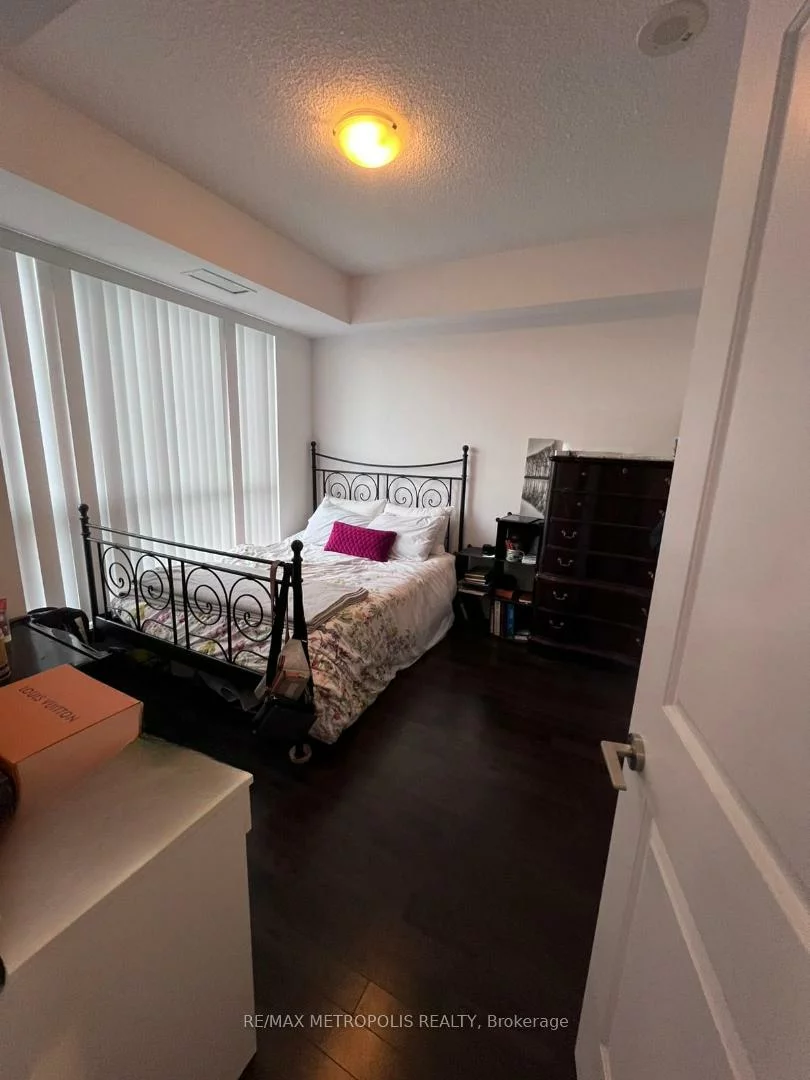 9025, Yonge, Langstaff, Richmond Hill