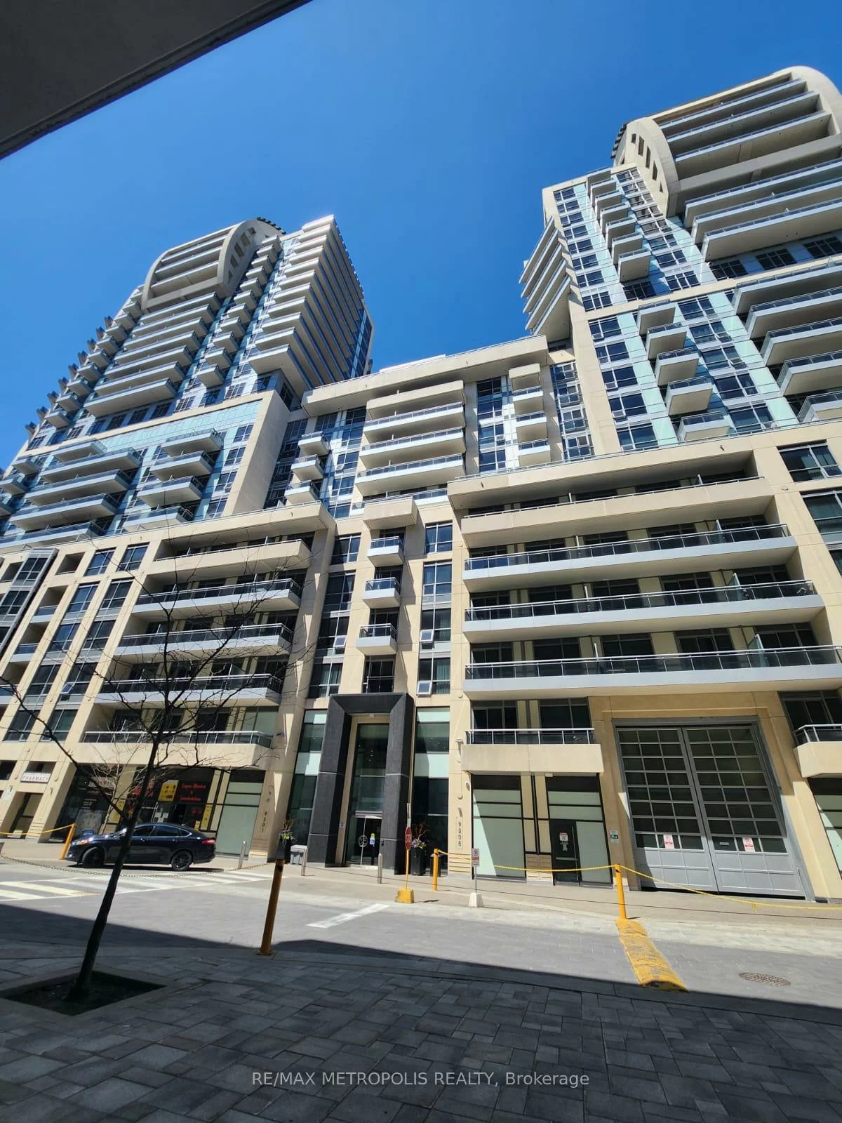 9025, Yonge, Langstaff, Richmond Hill