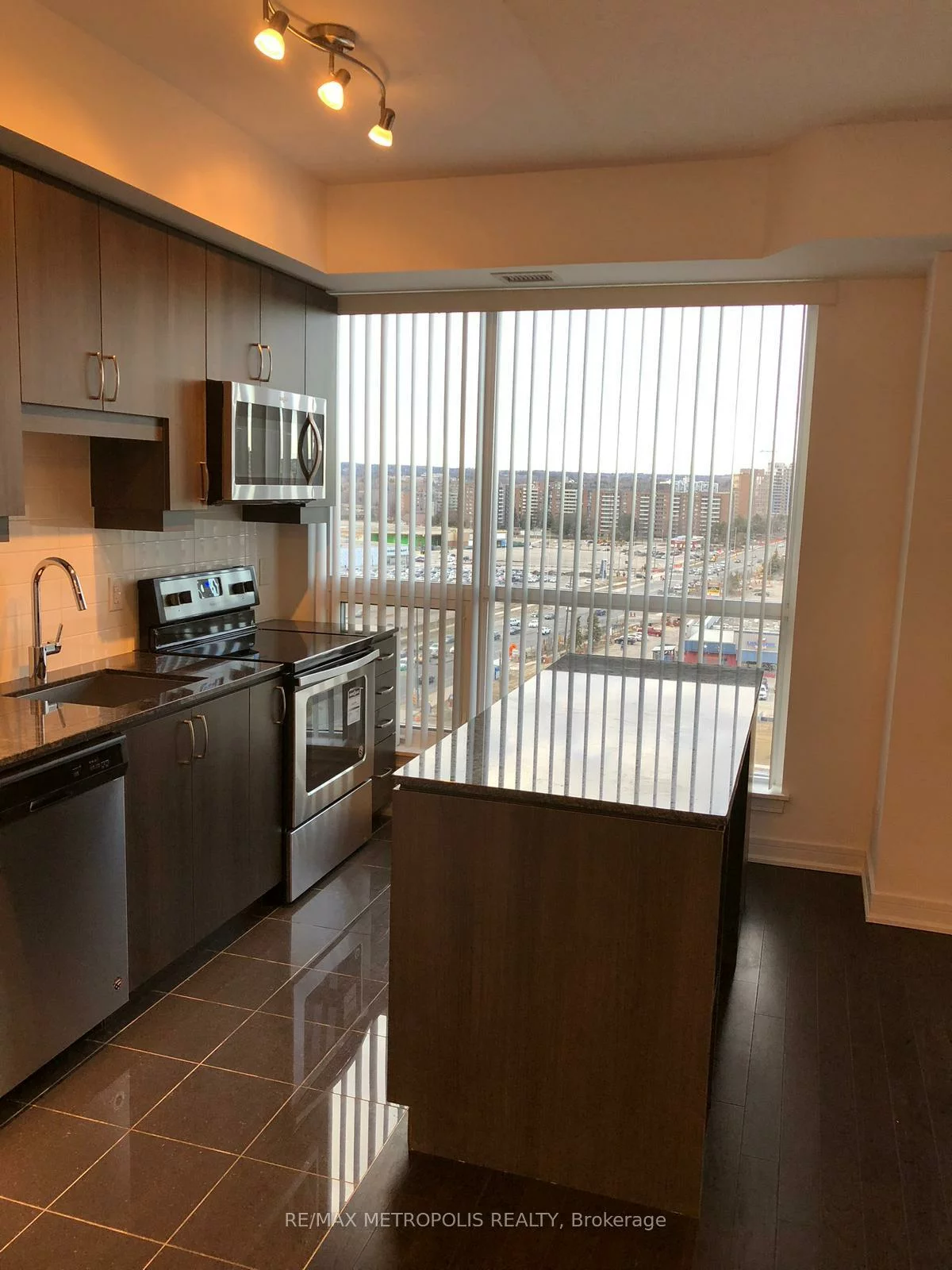 9025, Yonge, Langstaff, Richmond Hill