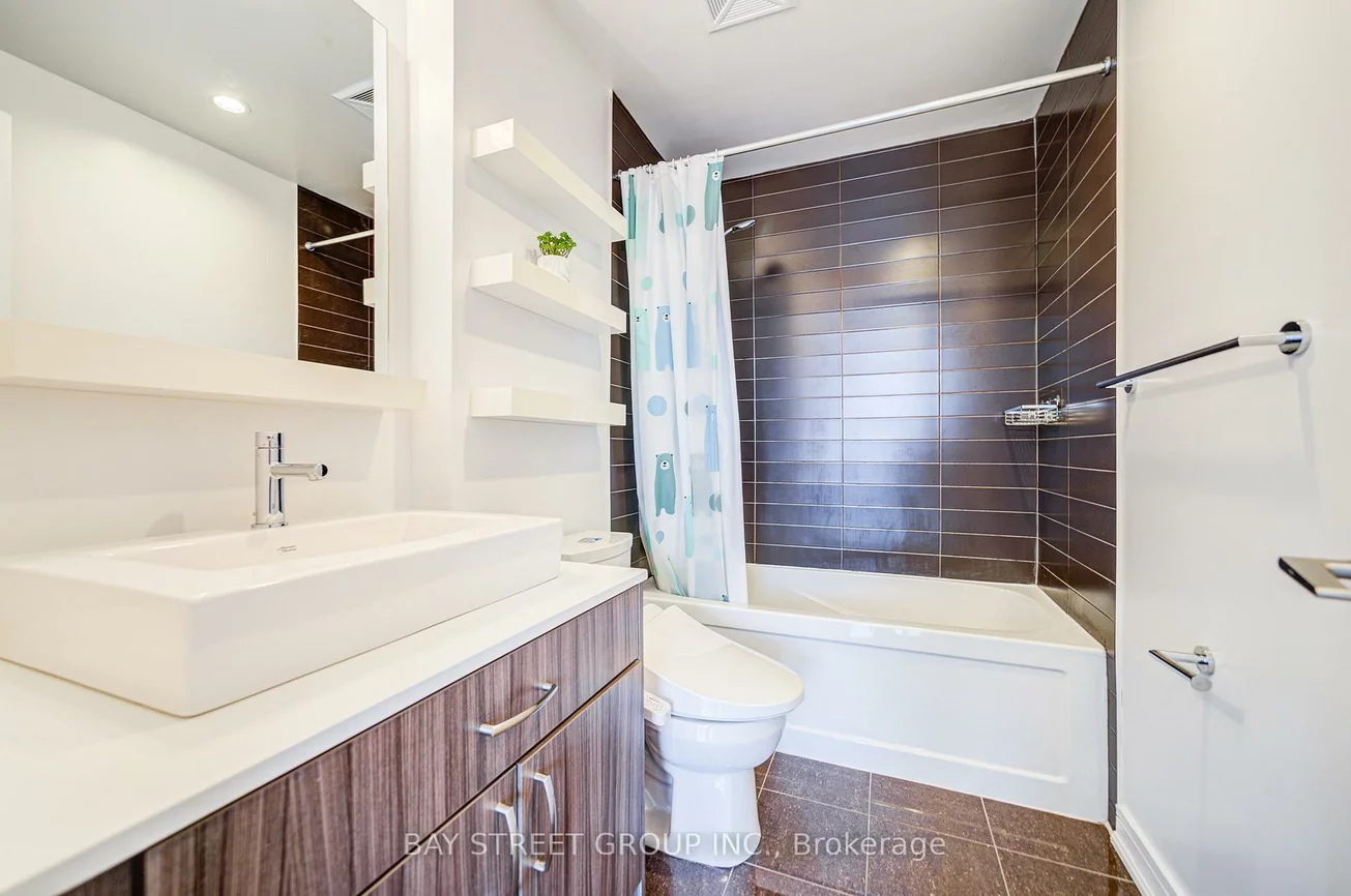 9205, Yonge, Langstaff, Richmond Hill