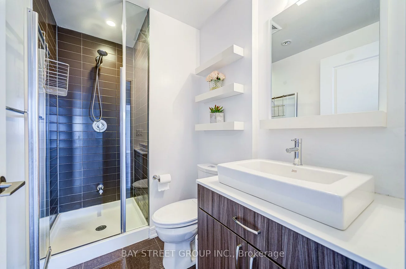 9205, Yonge, Langstaff, Richmond Hill