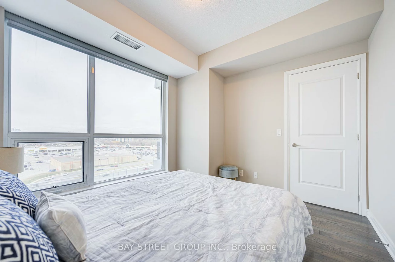 9205, Yonge, Langstaff, Richmond Hill