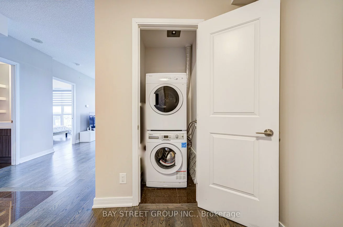 9205, Yonge, Langstaff, Richmond Hill