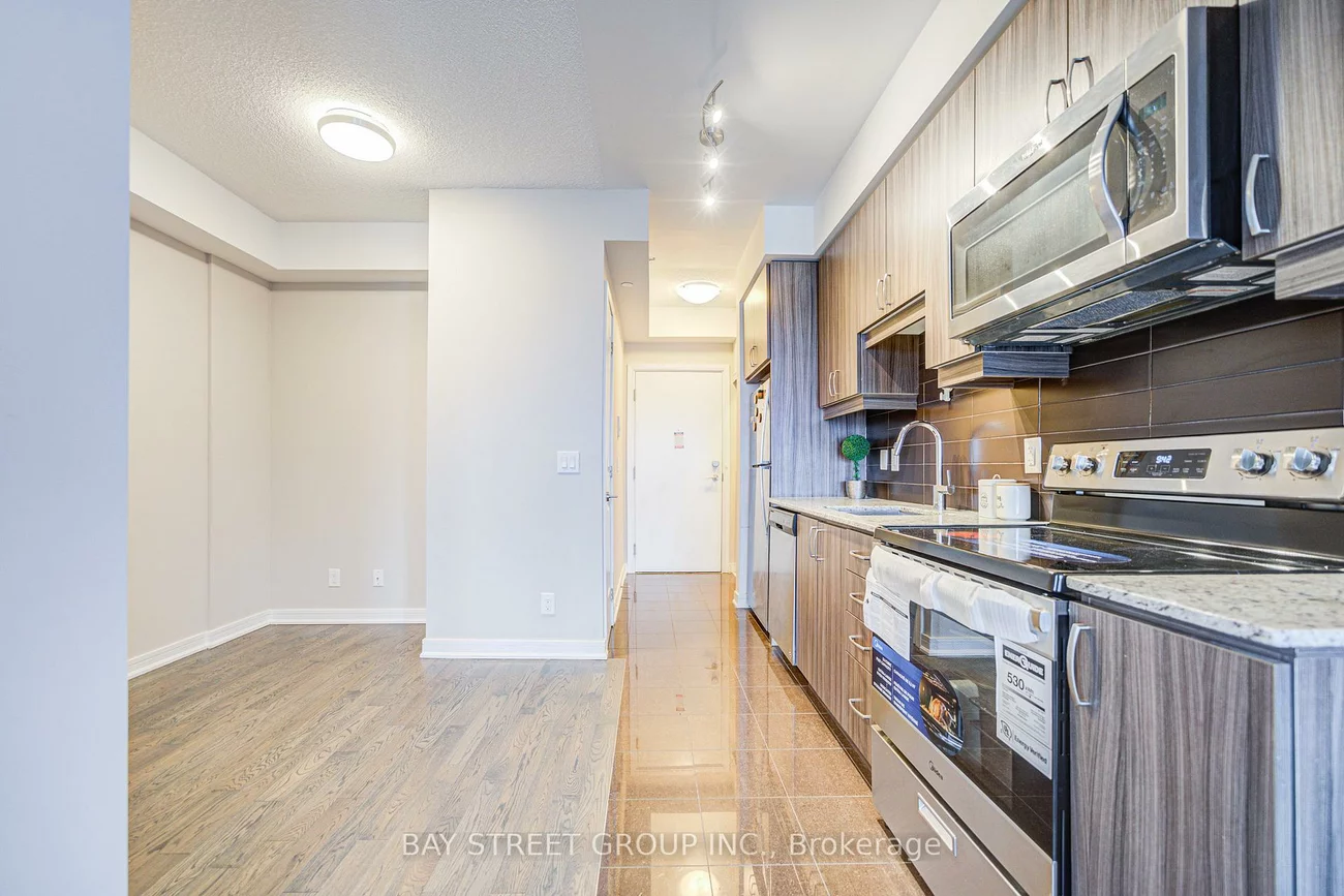 9205, Yonge, Langstaff, Richmond Hill