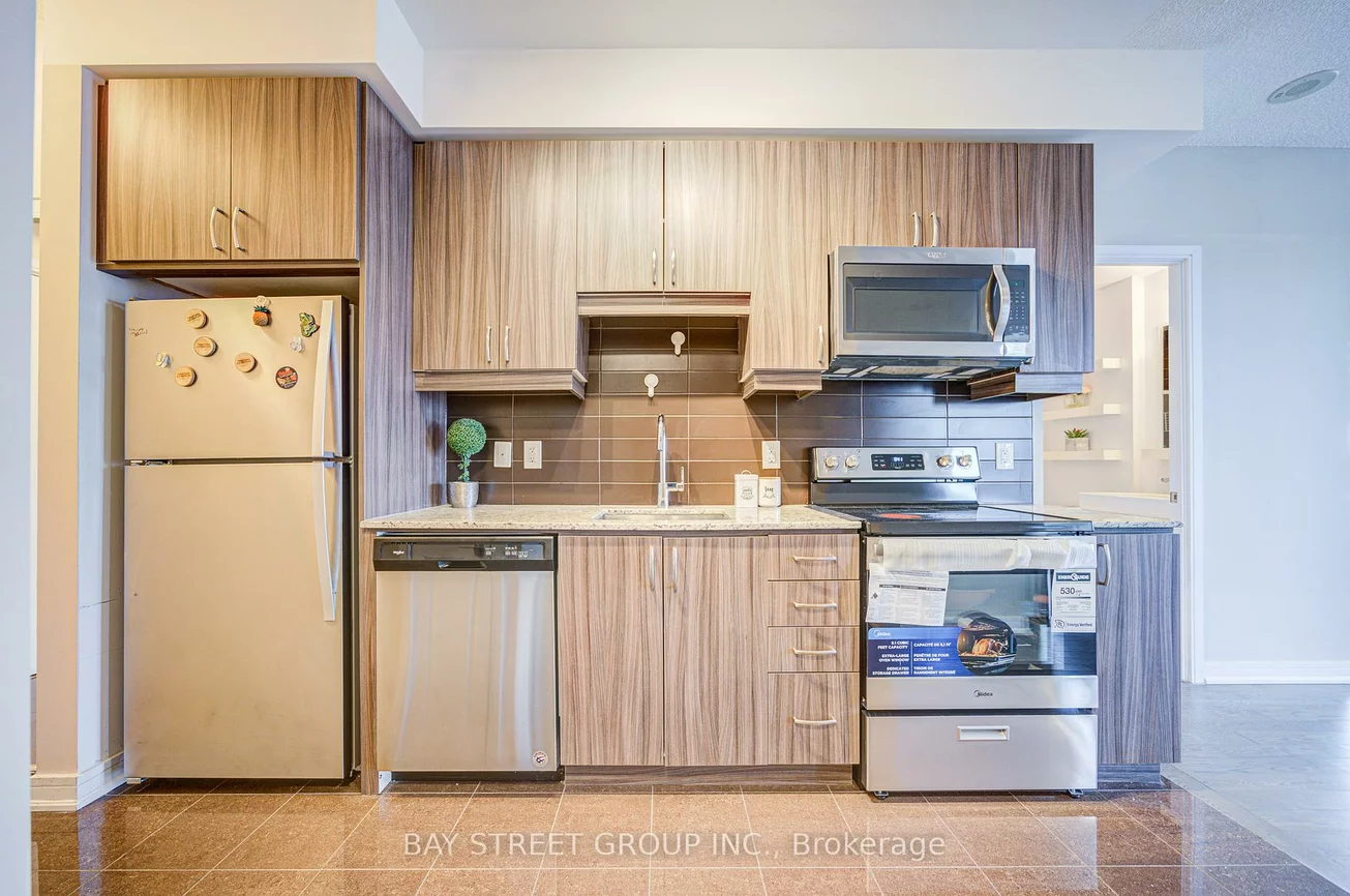 9205, Yonge, Langstaff, Richmond Hill