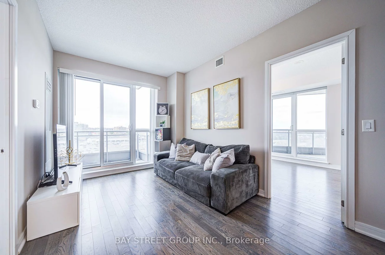 9205, Yonge, Langstaff, Richmond Hill