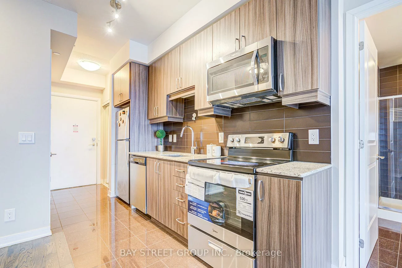 9205, Yonge, Langstaff, Richmond Hill