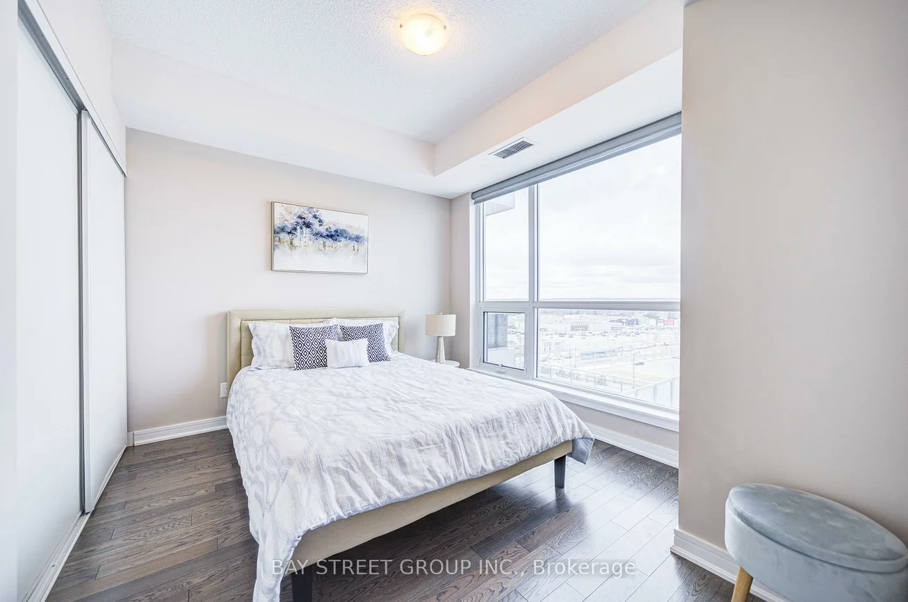 9205, Yonge, Langstaff, Richmond Hill