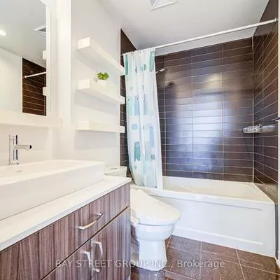 9205, Yonge, Langstaff, Richmond Hill