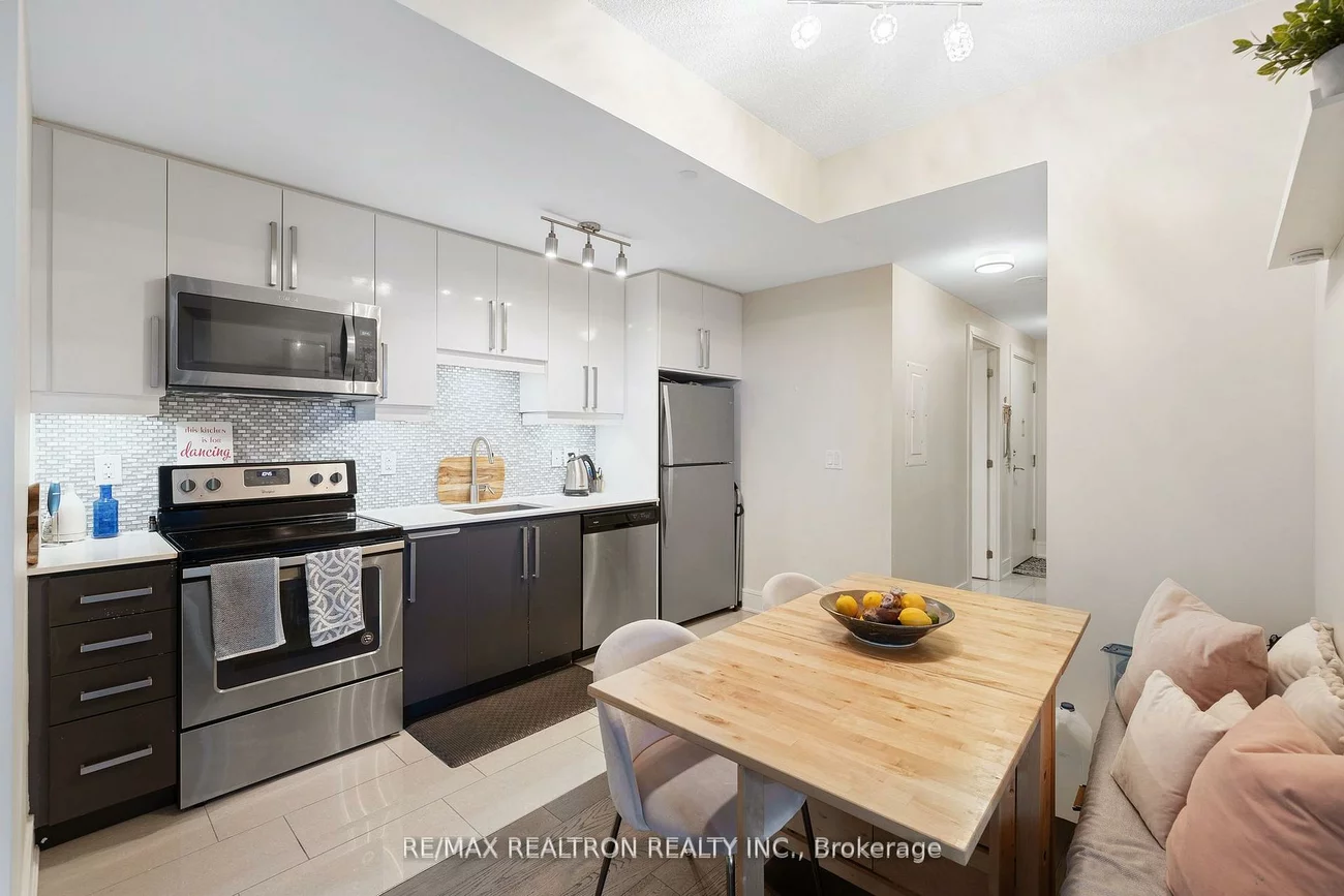 9199, Yonge, Langstaff, Richmond Hill