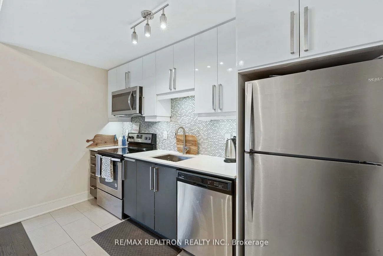 9199, Yonge, Langstaff, Richmond Hill