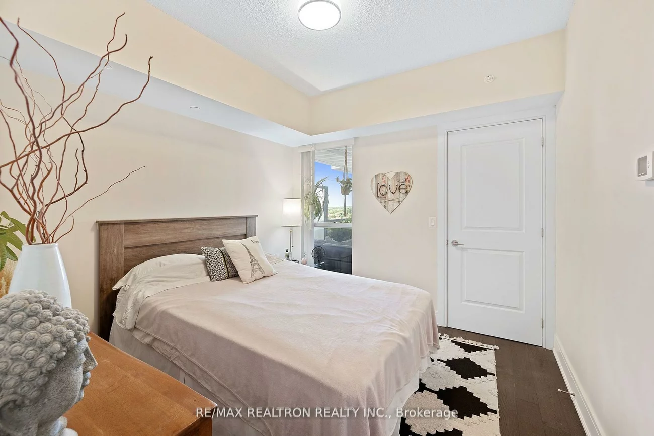 9199, Yonge, Langstaff, Richmond Hill