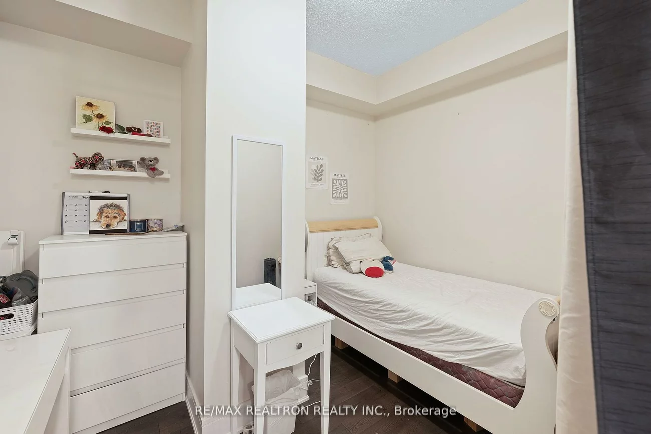 9199, Yonge, Langstaff, Richmond Hill