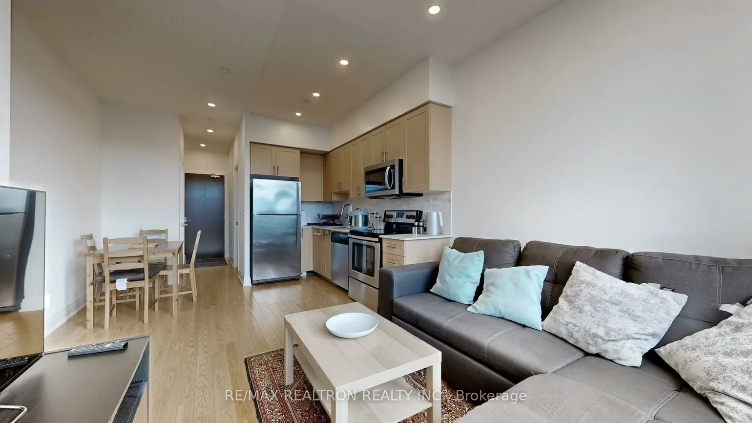 376, Highway 7, Doncrest, Richmond Hill