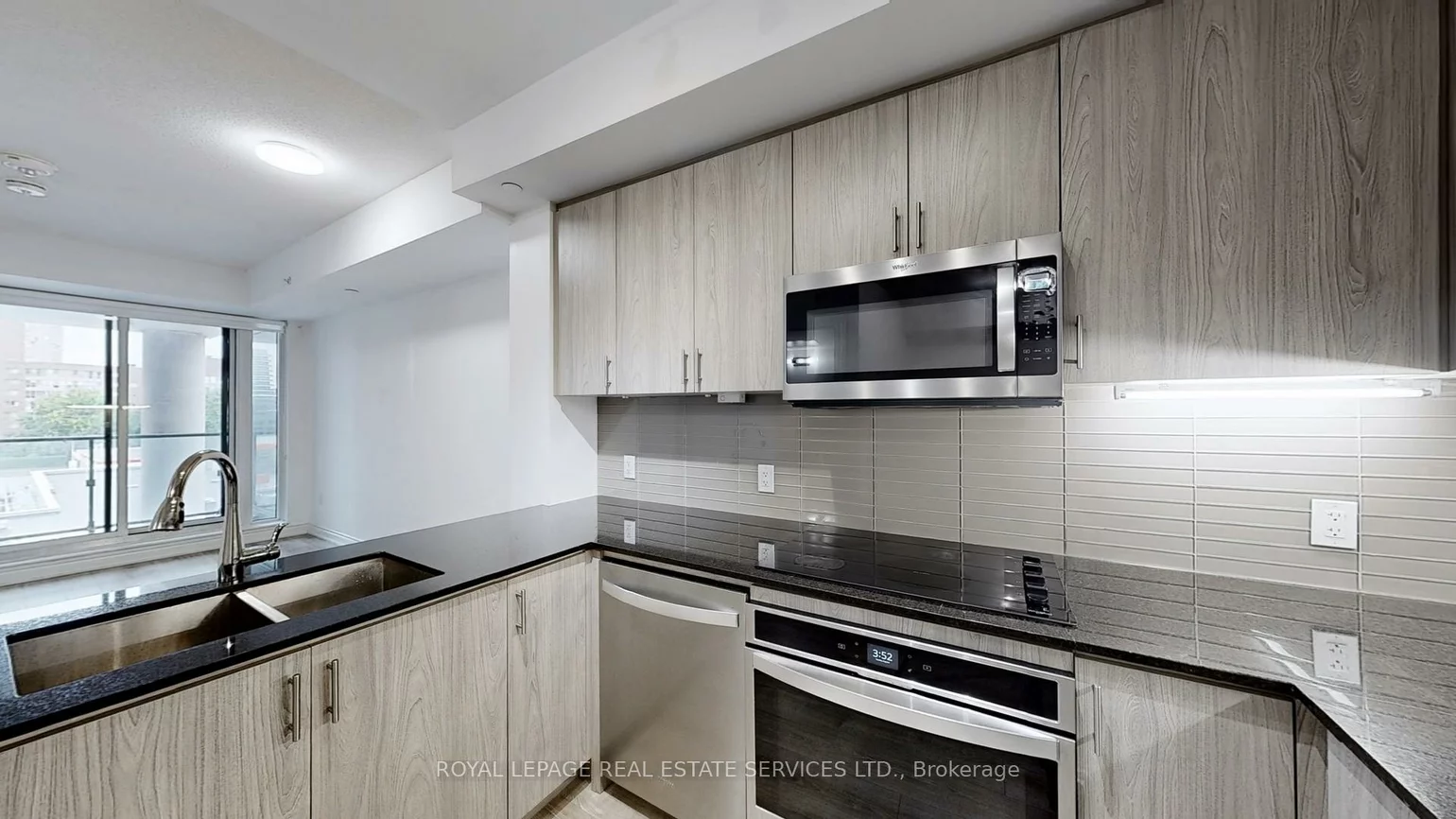 9618, Yonge, North Richvale, Richmond Hill