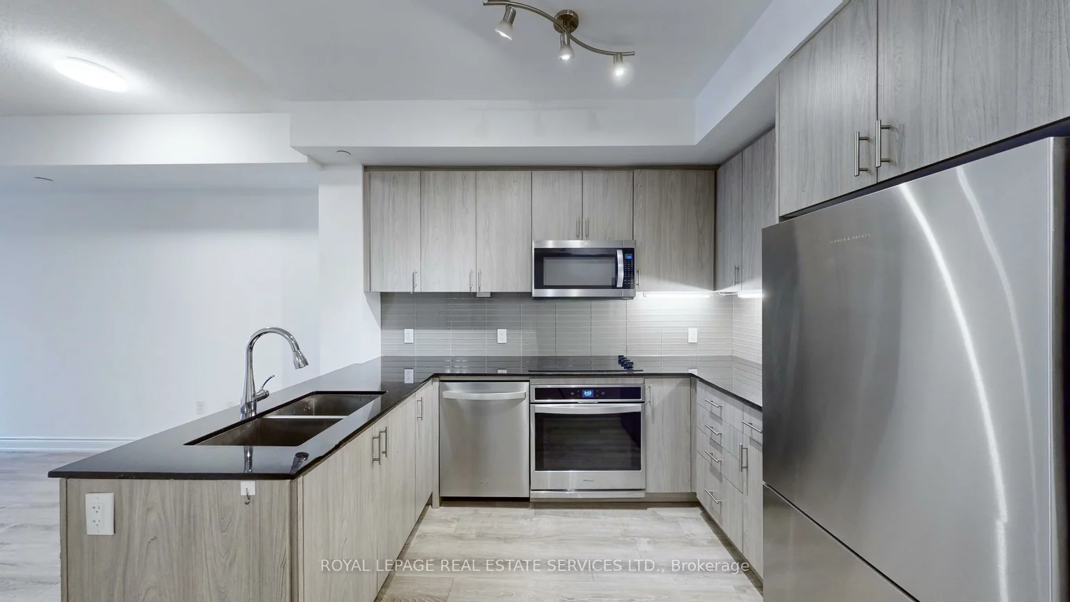 9618, Yonge, North Richvale, Richmond Hill
