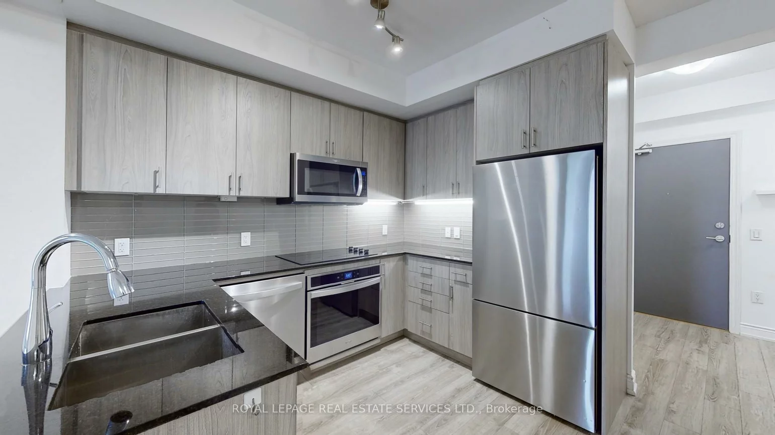 9618, Yonge, North Richvale, Richmond Hill