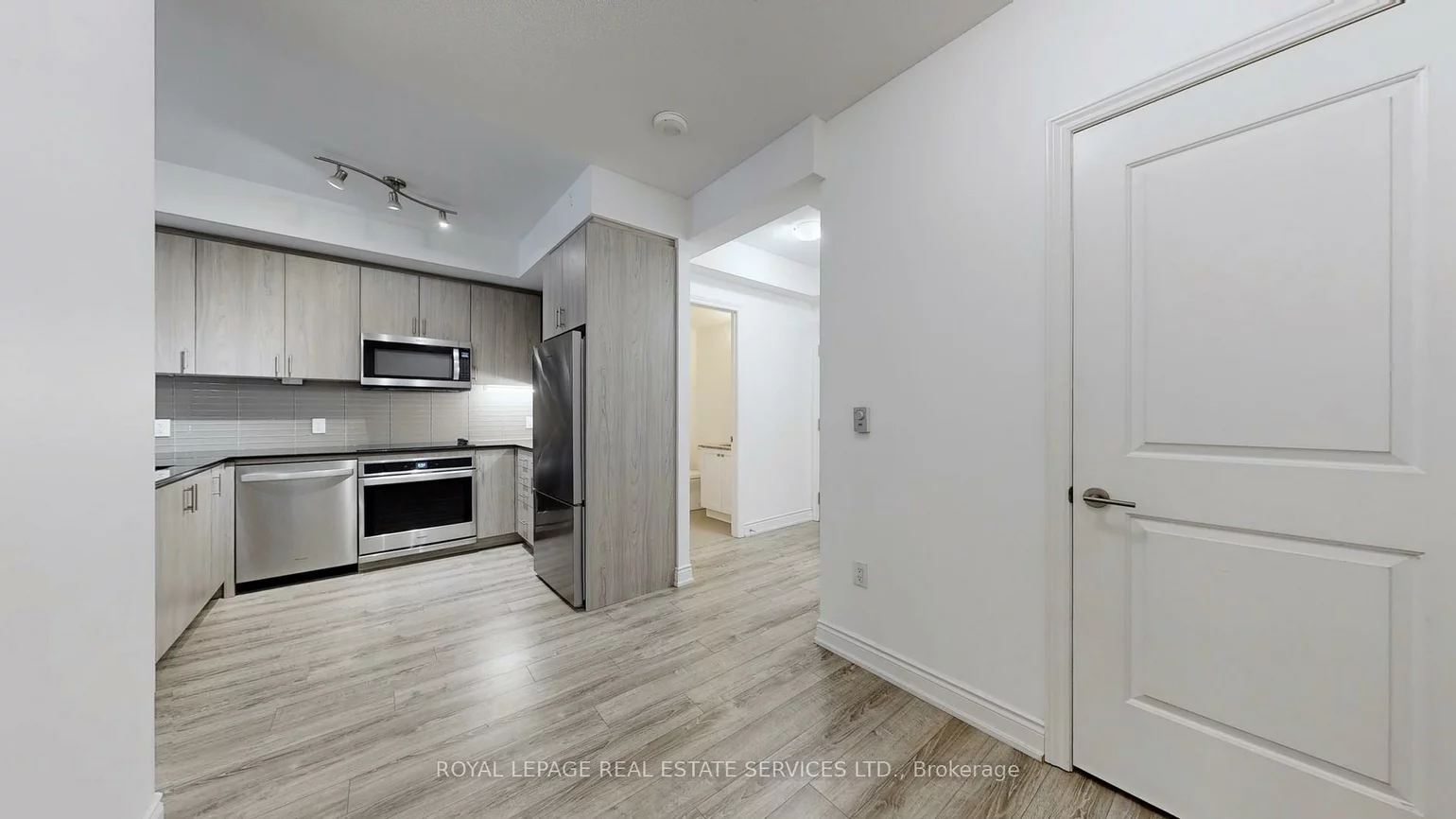 9618, Yonge, North Richvale, Richmond Hill