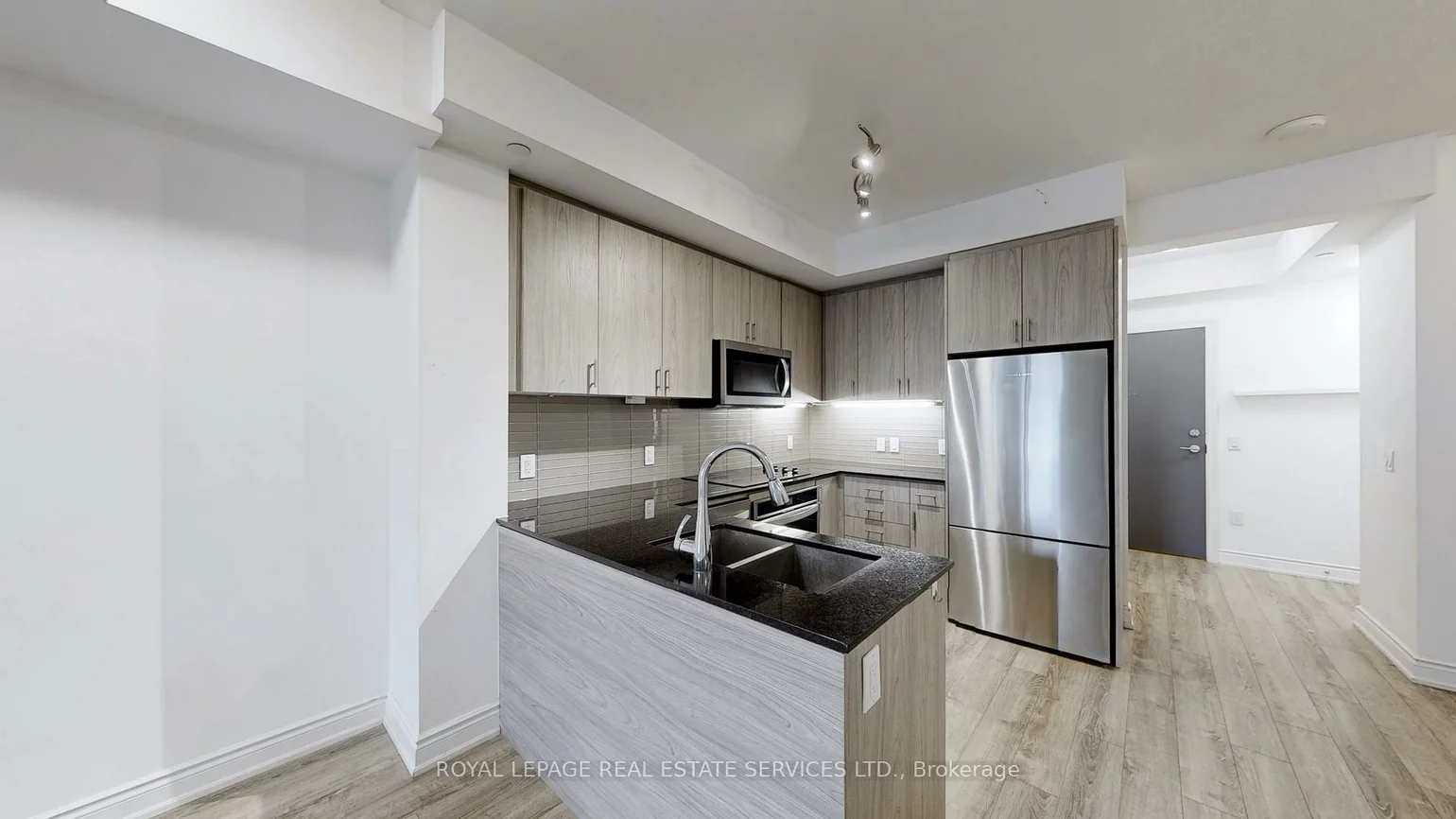 9618, Yonge, North Richvale, Richmond Hill