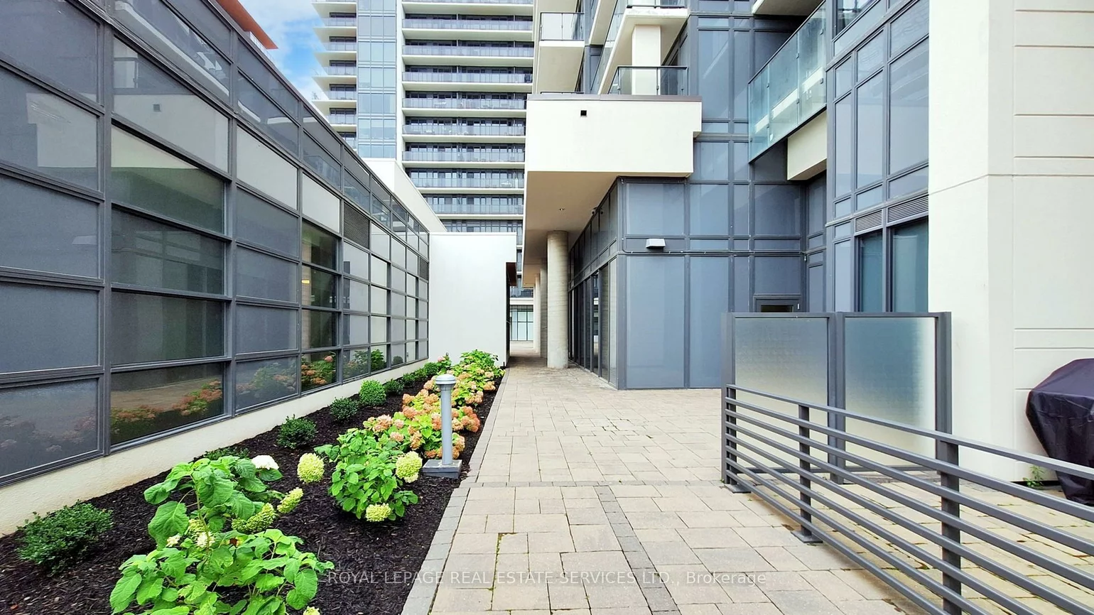9618, Yonge, North Richvale, Richmond Hill