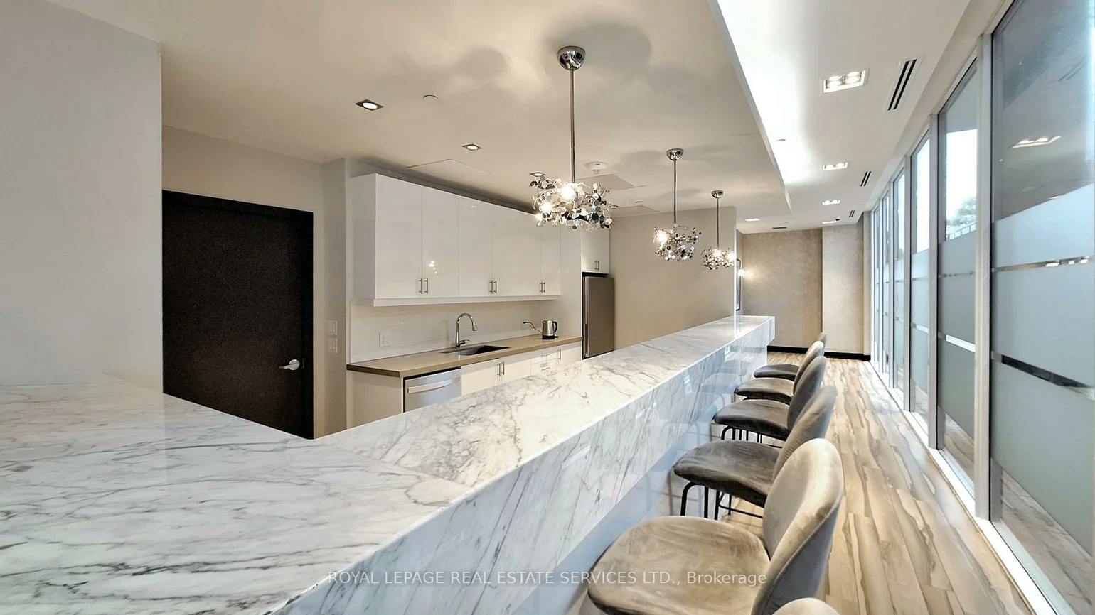 9618, Yonge, North Richvale, Richmond Hill