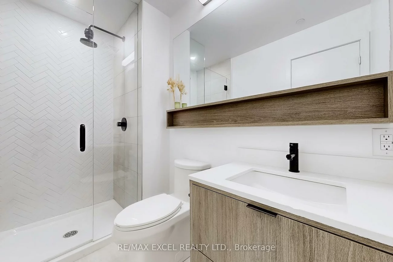 8888, Yonge, South Richvale, Richmond Hill