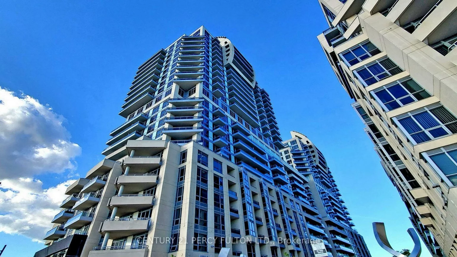 9201, yonge, Langstaff, Richmond Hill