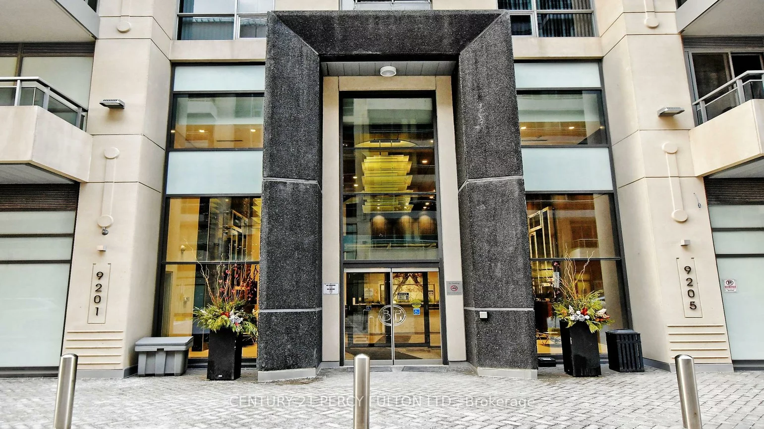 9201, yonge, Langstaff, Richmond Hill