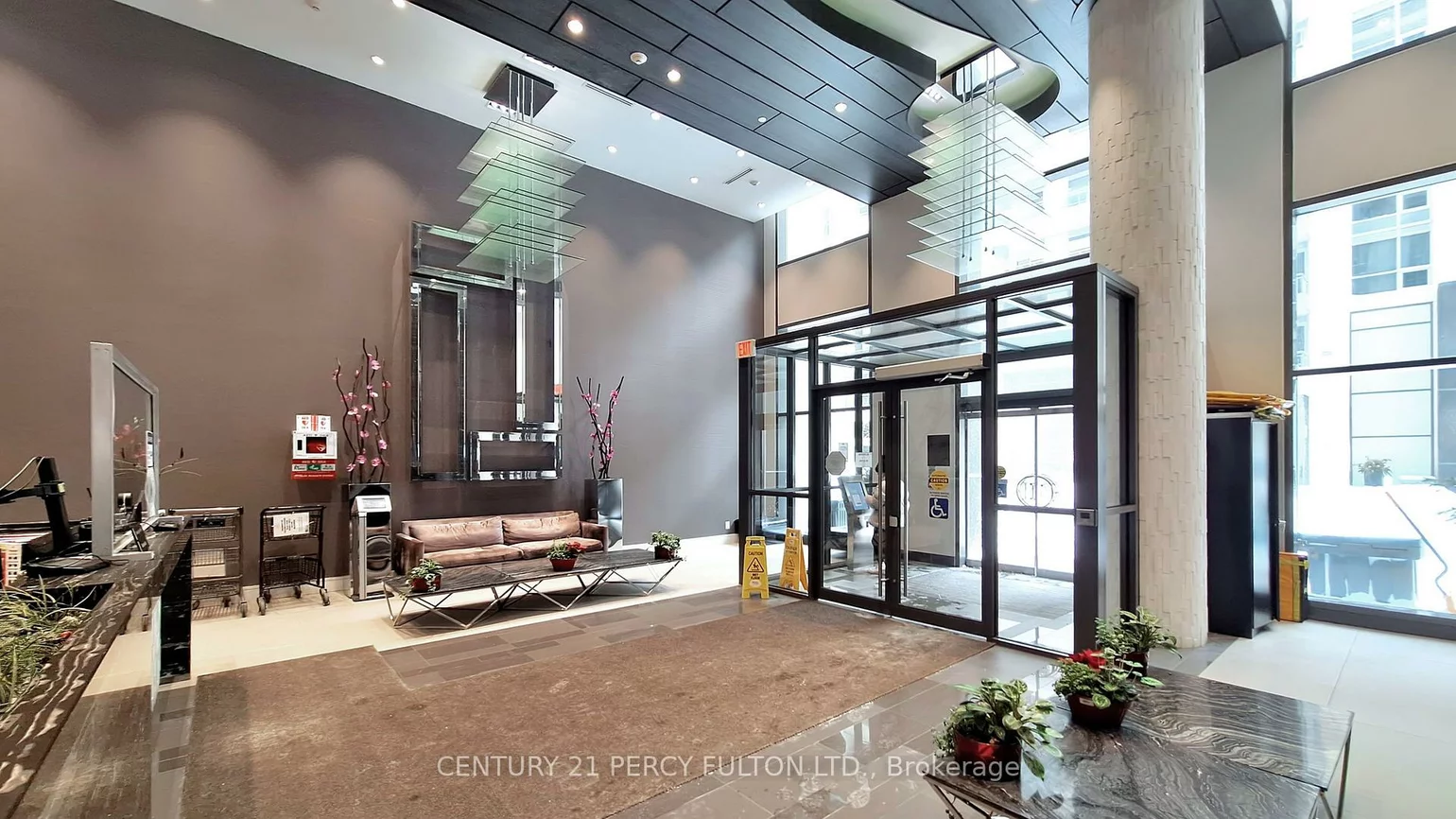 9201, yonge, Langstaff, Richmond Hill