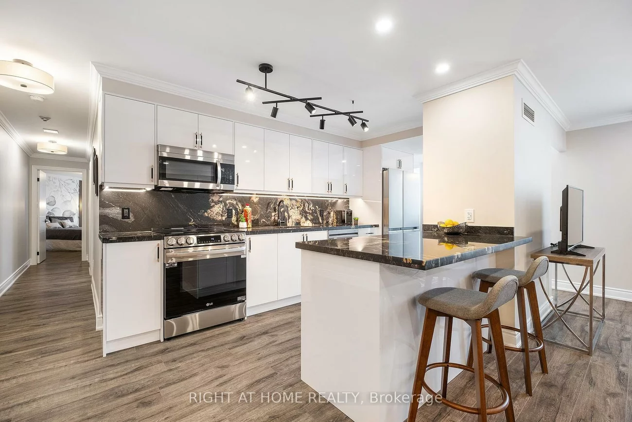 30, Harding, North Richvale, Richmond Hill