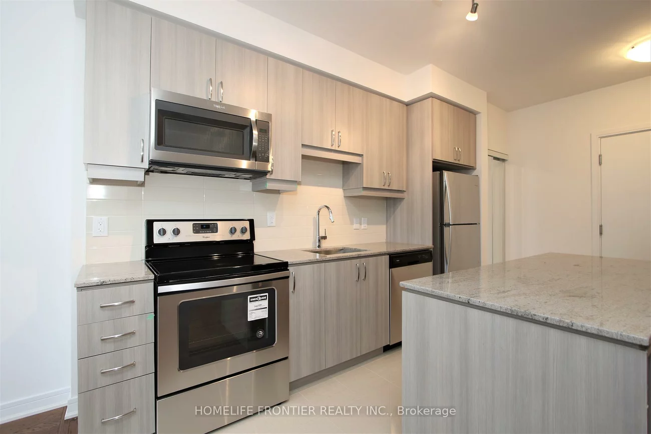 9201, Yonge, Langstaff, Richmond Hill