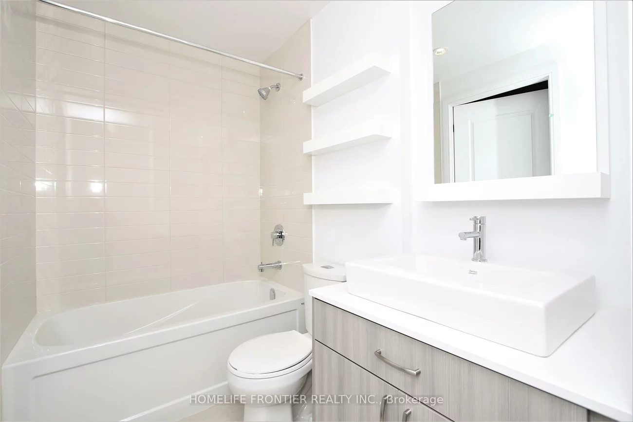 9201, Yonge, Langstaff, Richmond Hill