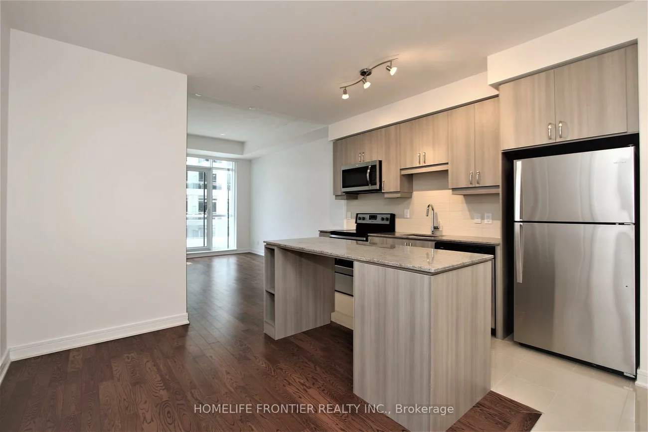 9201, Yonge, Langstaff, Richmond Hill