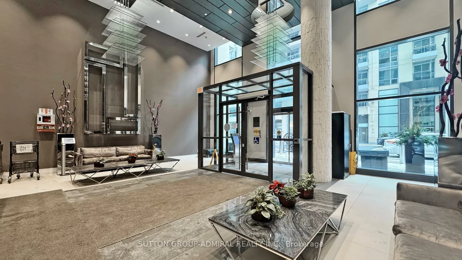 9205, Yonge, Langstaff, Richmond Hill